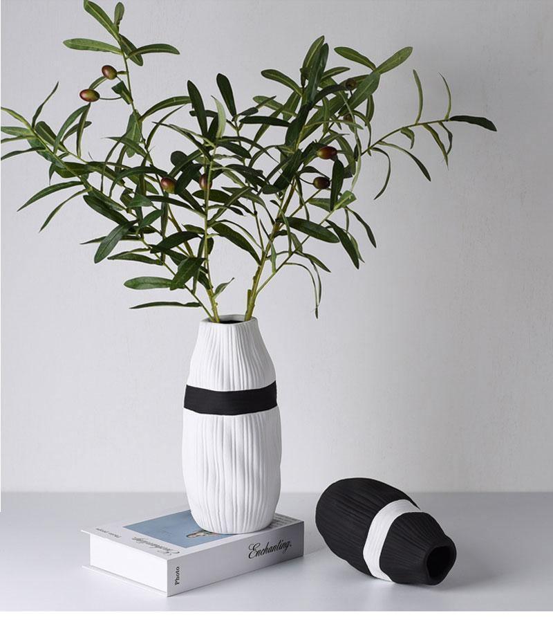 Contrast Ribbon Textured Ceramic Vase